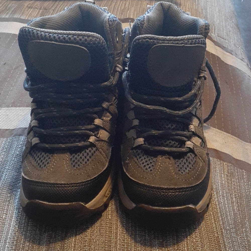 Kids boots